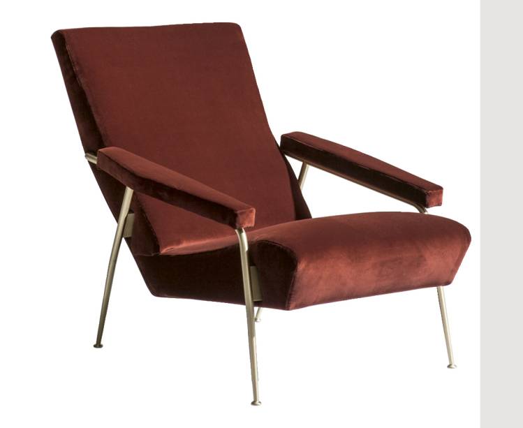 Criada por Gio Ponti, poltrona d.153.1 (77 cm x 1 m x 80 cm), da Molteni.