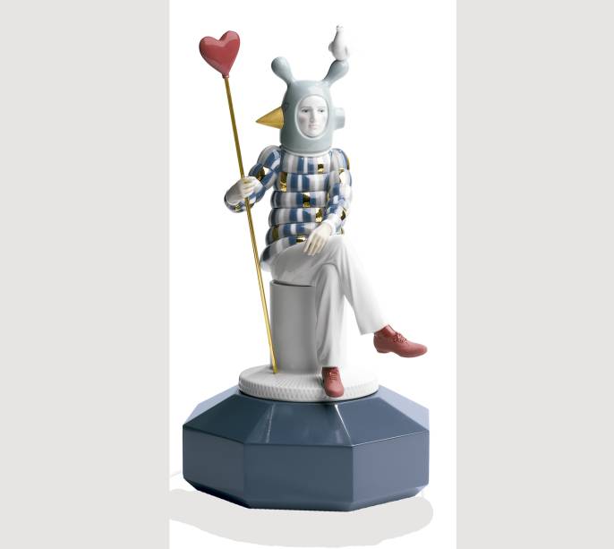 É do designer Jaime Hayon a peça The Lover I (22 x 38 cm), de porcelana e cores delicadas. Vale 890 dólares na loja online Nielsens.