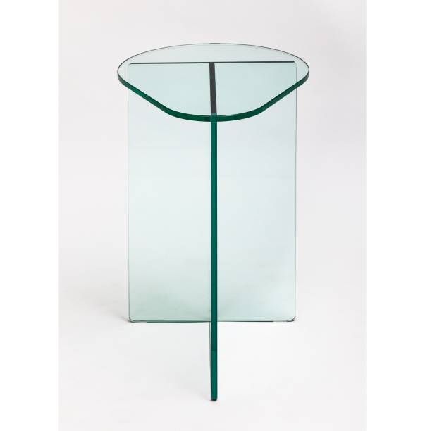 <p style="text-align: justify;">A Mesa Lateral Gota 60 cm do designer Zanini de Zanine custa R$ 1727 na <a href="https://www.glass11.com.br/">GLASS11</a></p>