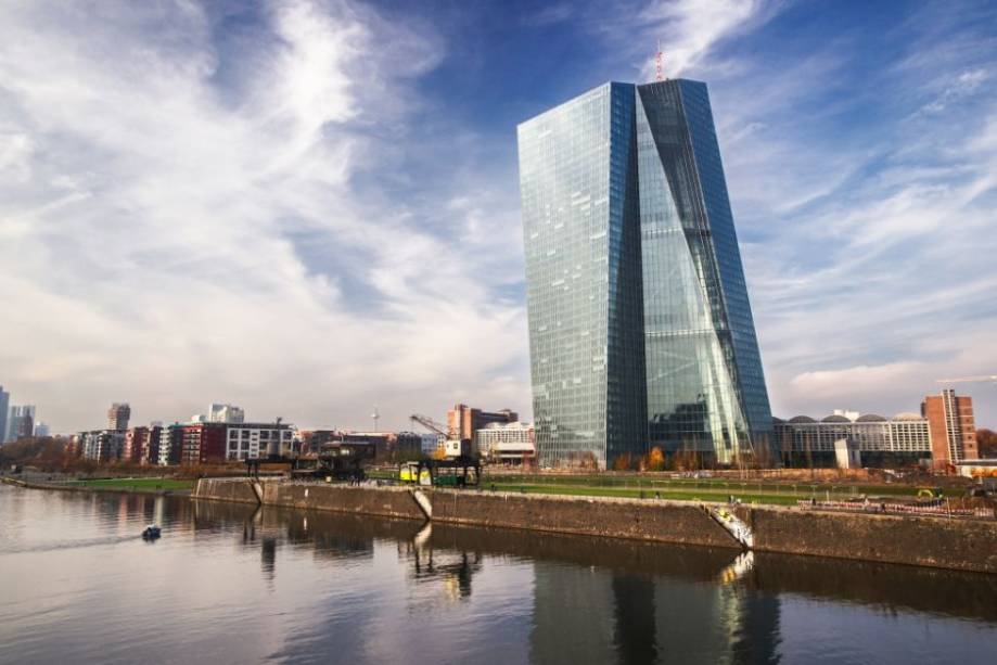 Edifício comercial localizado em Frankfurt, Alemanha