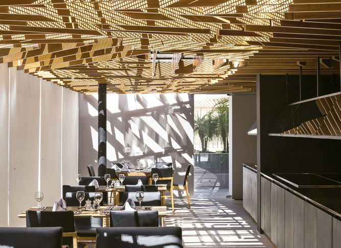 [Restaurantes] Special prize Exterior: Norton Restaurant, em Brasília, por BLOCO Arquitetos.