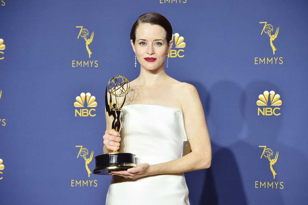 A atriz Claire Foy, de The Crown, no 70º Emmy Awards