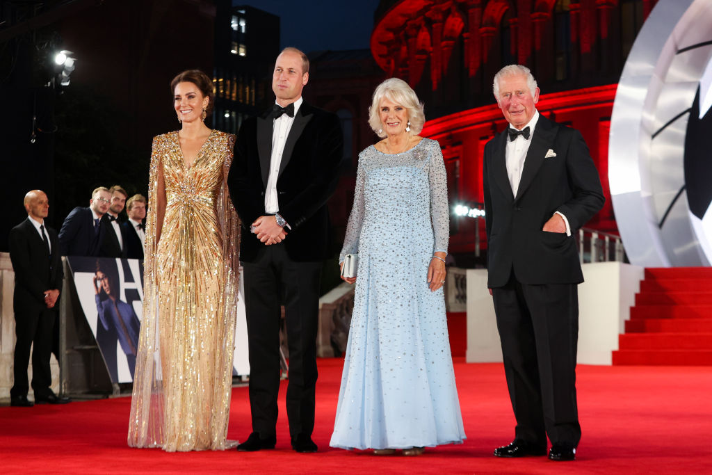 The Prince Of Wales And The Duchess of Cornwall, And The Duke And The Duchess Of Cambridge Attend The World Premiere Of “No Time to Die” família real