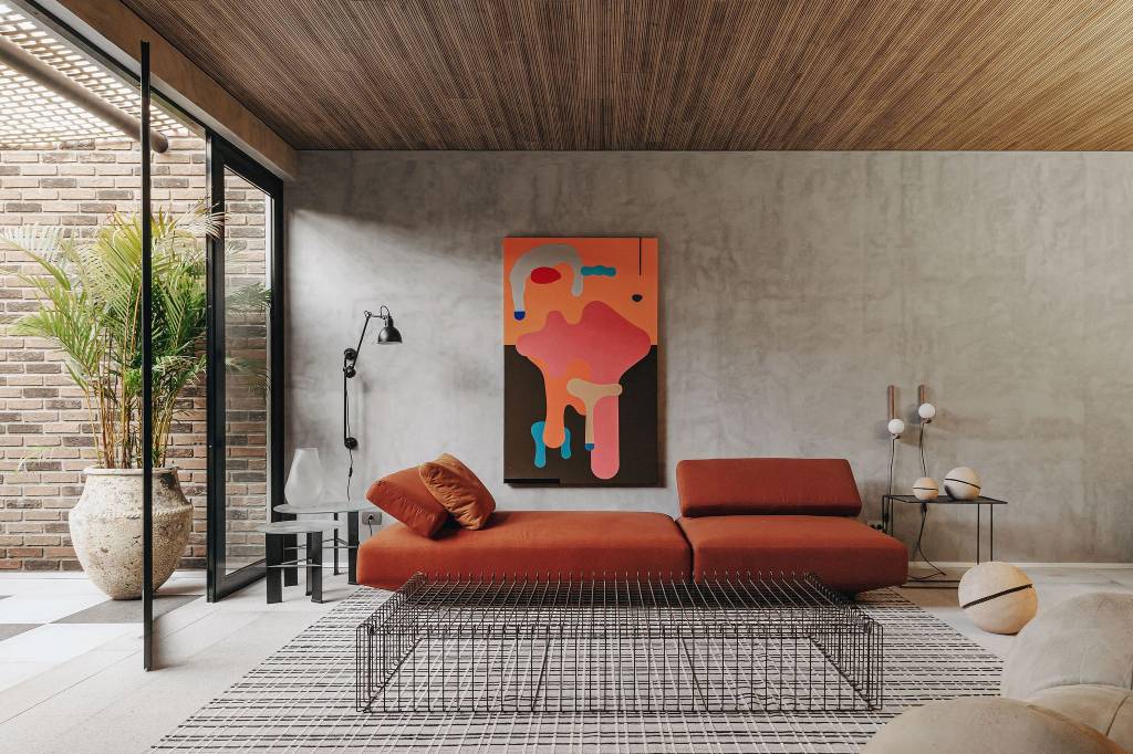 Projeto-Studio-Architetonika-Nomad-Crédito-Patricia-Amancio.jpg Loft com Varanda se abre à natureza com muita arte e design assinado