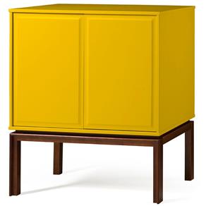 A <a href="https://www.gotoshop.com.br/Moveis/bar/barzinho/Adega-Quartzo-2-Portas-1-Gaveta-Maxima---Cacau-Amarelo-9369510.html?utm_source=sites&utm_medium=gc_casacom&utm_campaign=gc_materia&utm_content=201702">Adega Quartzo 2 Portas 1 Gaveta Maxima Cacau/Amarela</a> custa R$1532,58. A <a href="https://www.gotoshop.com.br/Moveis/bar/barzinho/Adega-Quartzo-2-Portas-1-Gaveta-Maxima---Cacau-Amarelo-9369510.html?utm_source=sites&utm_medium=gc_casacom&utm_campaign=gc_materia&utm_content=201702">Adega Quartzo 2 Portas 1 Gaveta Maxima Cacau/Amarela</a> custa R$1532,58.