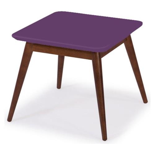 A mesa lateral <a href="https://www.gotoshop.com.br/Moveis/SaladeEstar/MesasLaterias/Mesa-Lateral-Riviera---Roxo-8315366.html?utm_source=sites&utm_medium=matéria_CC&utm_campaign=produtos&utm_content=201712">Riviera</a>, em roxo, custa R$ 348.