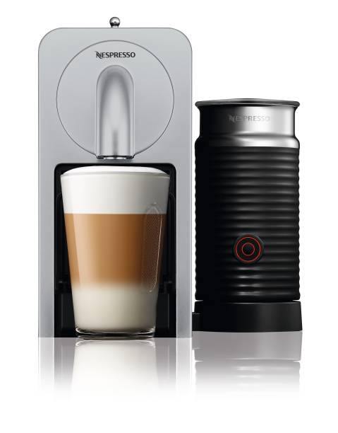 A Prodigio&Milk Prata 220V custa R$899 na Nespresso.