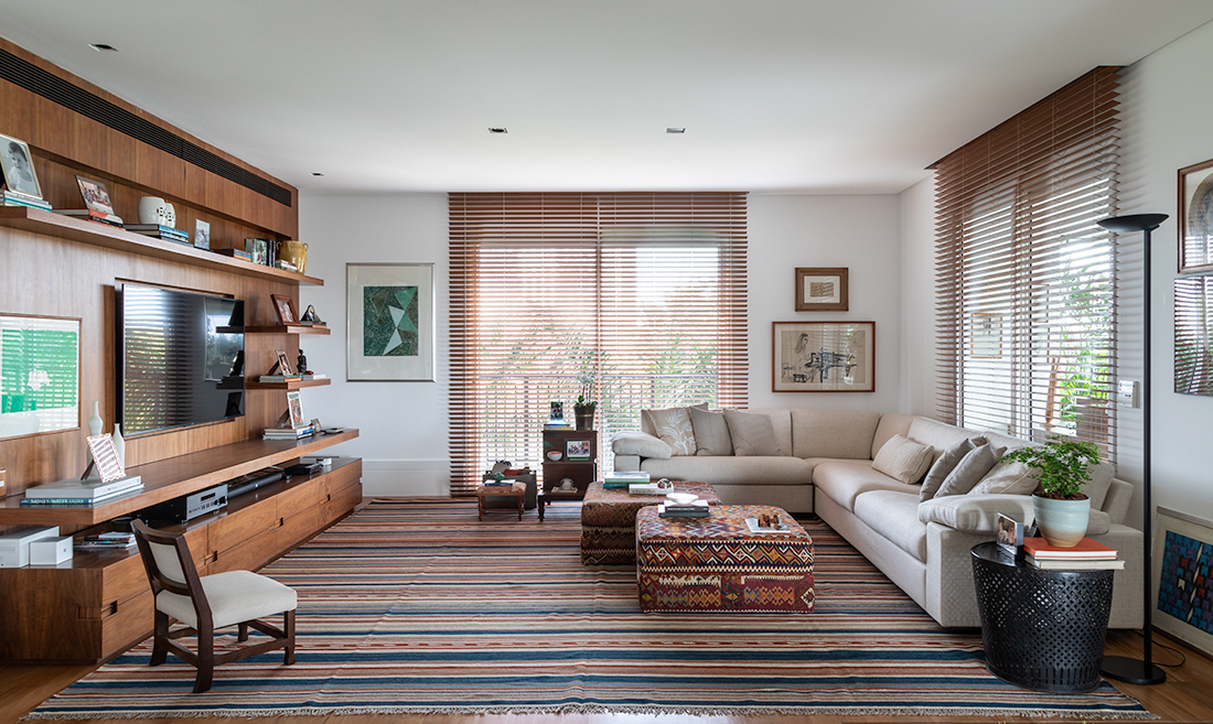 sala com tons neutros