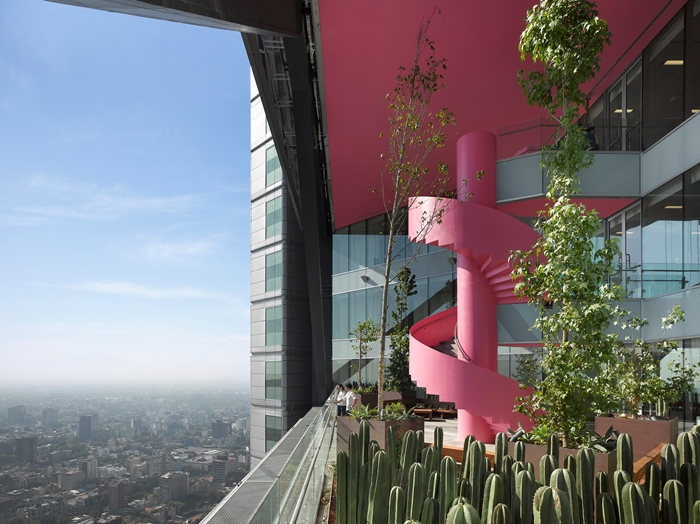 BBVA Bancomer Tower, por Rogers Stirk Harbour + Partners e Legorreta + Legorreta na Cidade do México, México.