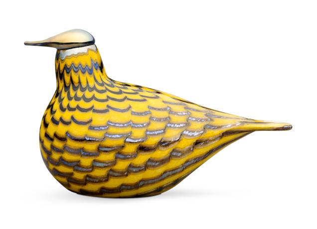 Feito de vidro soprado, o pássaro Yellow Grouse (21,5 x 13 cm) é de Oiva Toikka para a Iittla. Na Skandium, custa 249 libras. Feito de vidro soprado, o pássaro Yellow Grouse (21,5 x 13 cm) é de Oiva Toikka para a Iittla. Na Skandium, custa 249 libras.