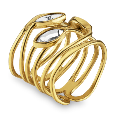 Anel de metal com acabamento de ouro. Custa 2 280 reais Anel de metal com acabamento de ouro. Custa 2 280 reais