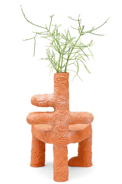 Cadeira de terracota Pajaritos (56 x 51 x 90 cm), do norte-americano Chris Wolston. Por 8,8 mil dólares na Patrick Parrish.
