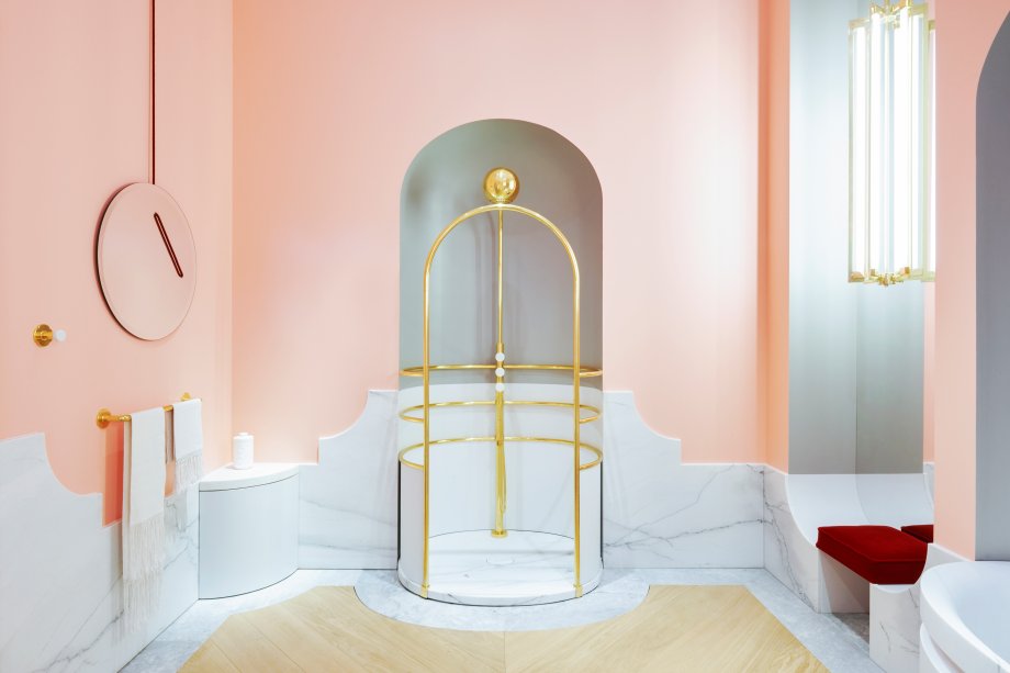 Especialista em banho, Jacob Delafon convidou o estilista Alexis Mabille para imaginar uma sala de banhos.