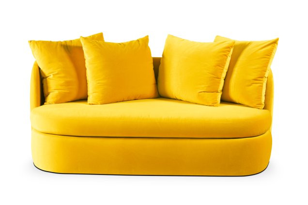 De veludo e com almofadas soltas, o sofá Nuvem (1,73 m x
96 cm x 82 cm), da Estar Móveis, é vendido por 5.680 reais.