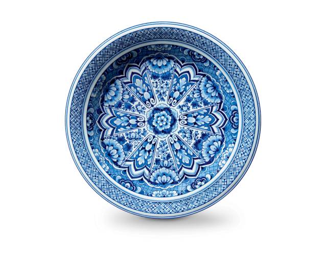 O tapete Delft Blue (2,50 m de diâmetro) é resultado da parceria entre o designer Marcel Wanders e a Moooi Carpets. De lã, sai por 2.499 euros. O tapete Delft Blue (2,50 m de diâmetro) é resultado da parceria entre o designer Marcel Wanders e a Moooi Carpets. De lã, sai por 2.499 euros.