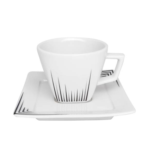 O conjunto com 6 xícaras de chá 200ml com pires Nara Venue Oxford Porcelanas custa R$ 157,50.