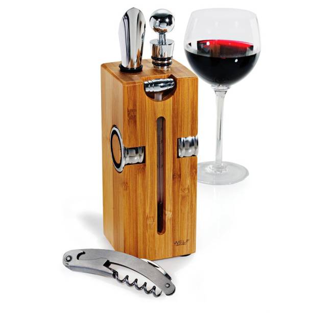 O kit para vinho <a href="https://www.gotoshop.com.br/UtilidadesDomesticas/acessoriosparabar/BarAcessorios/Kit-para-Vinho-Veneto-7-pcs-2420864.html?utm_source=sites&utm_medium=matéria_CC&utm_campaign=produtos&utm_content=201708">Vêneto</a>, com sete peças, custa R$ 159,99.