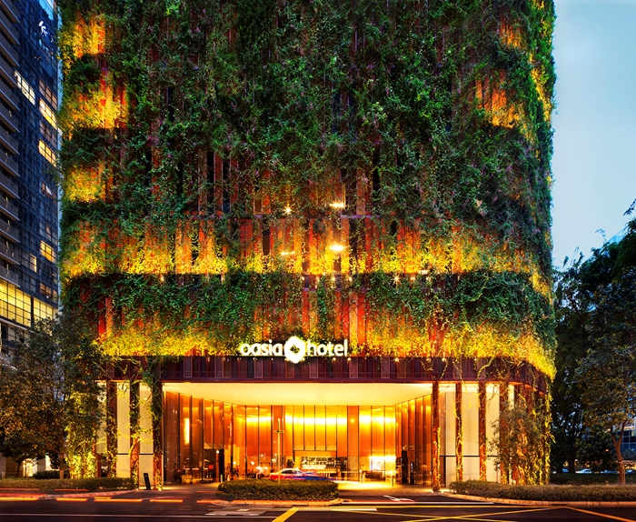 Oasia Hotel Downtown, por WOHA Architects Pte. Ltd. em Singapura.