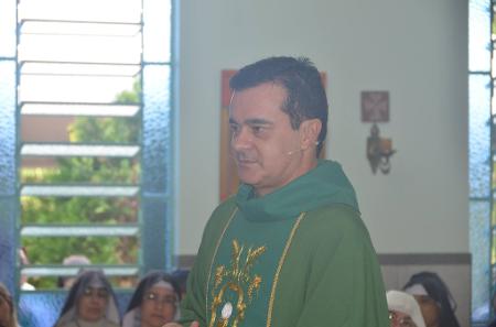padre-ernani-maia-dos-reis-1632507392993_v2_450x1 padre ernani