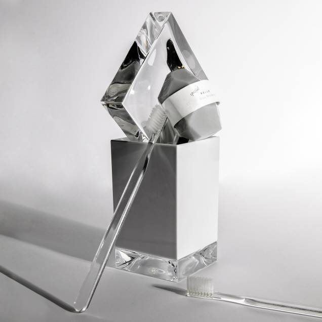 Peças da Kartell by Laufen. Peças da Kartell by Laufen.