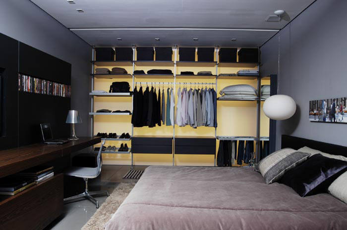 Quarto masculino e closet, projeto de Angélica Araújo, para a Casa Cor Minas Gerais 2006.