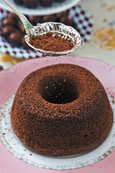 Bolo de brigadeiro e chantili