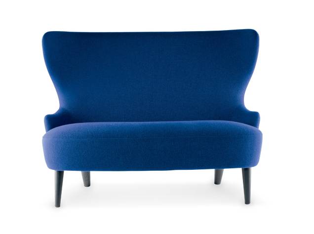 Tom Dixon criou o sofá Wingback (1,40 m x 84 cm x 1 m) para espaços pequenos. A partir de 6,7 mil dólares na YLiving. Tom Dixon criou o sofá Wingback (1,40 m x 84 cm x 1 m) para espaços pequenos. A partir de 6,7 mil dólares na YLiving.