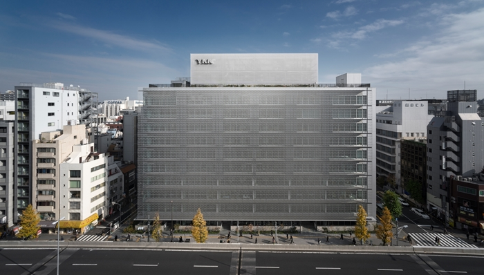 YKK80 Building, por Nikken Sekkei Ltd. em Tóquio, Japão.