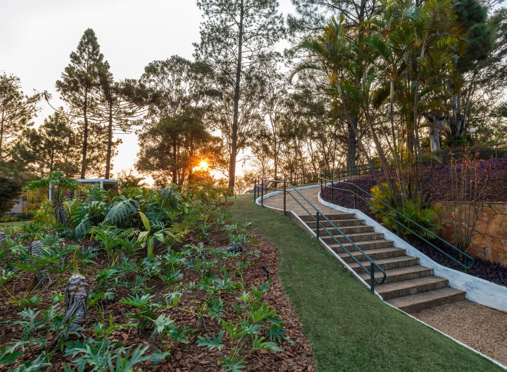 Nãna Guimarães restaura o deslumbrante jardim de Burle Marx na CASACOR MG