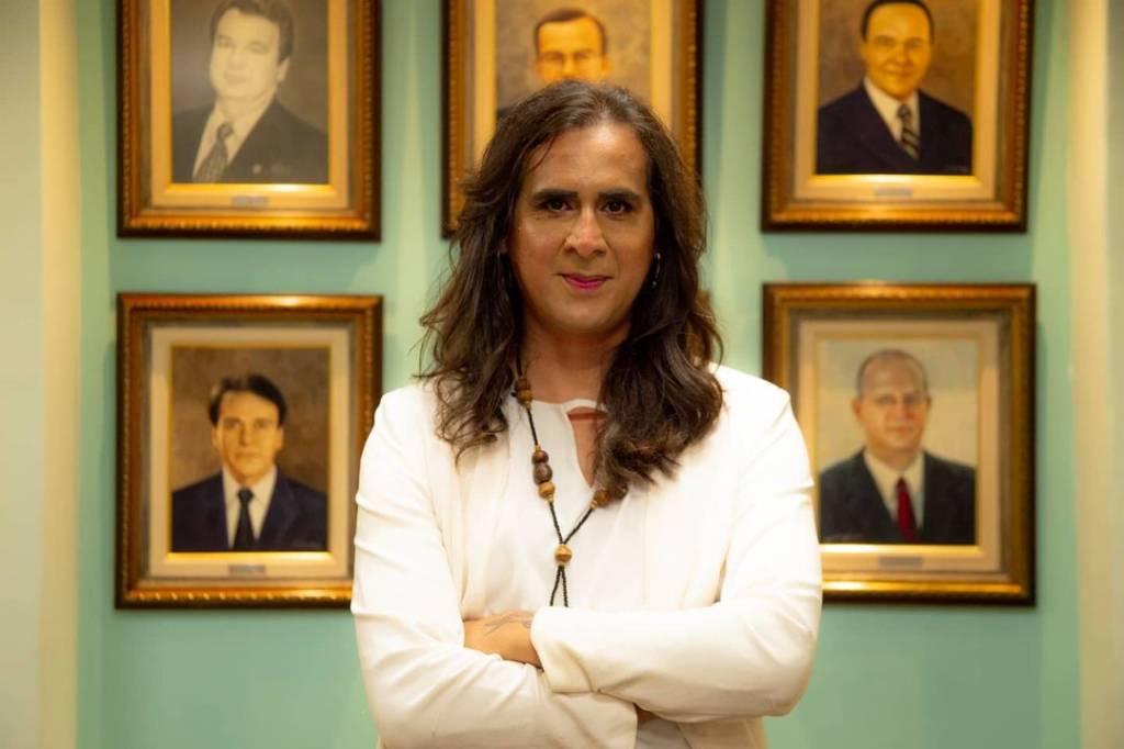 Vereadora acusa salão de beleza de transfobia em Belo Horizonte