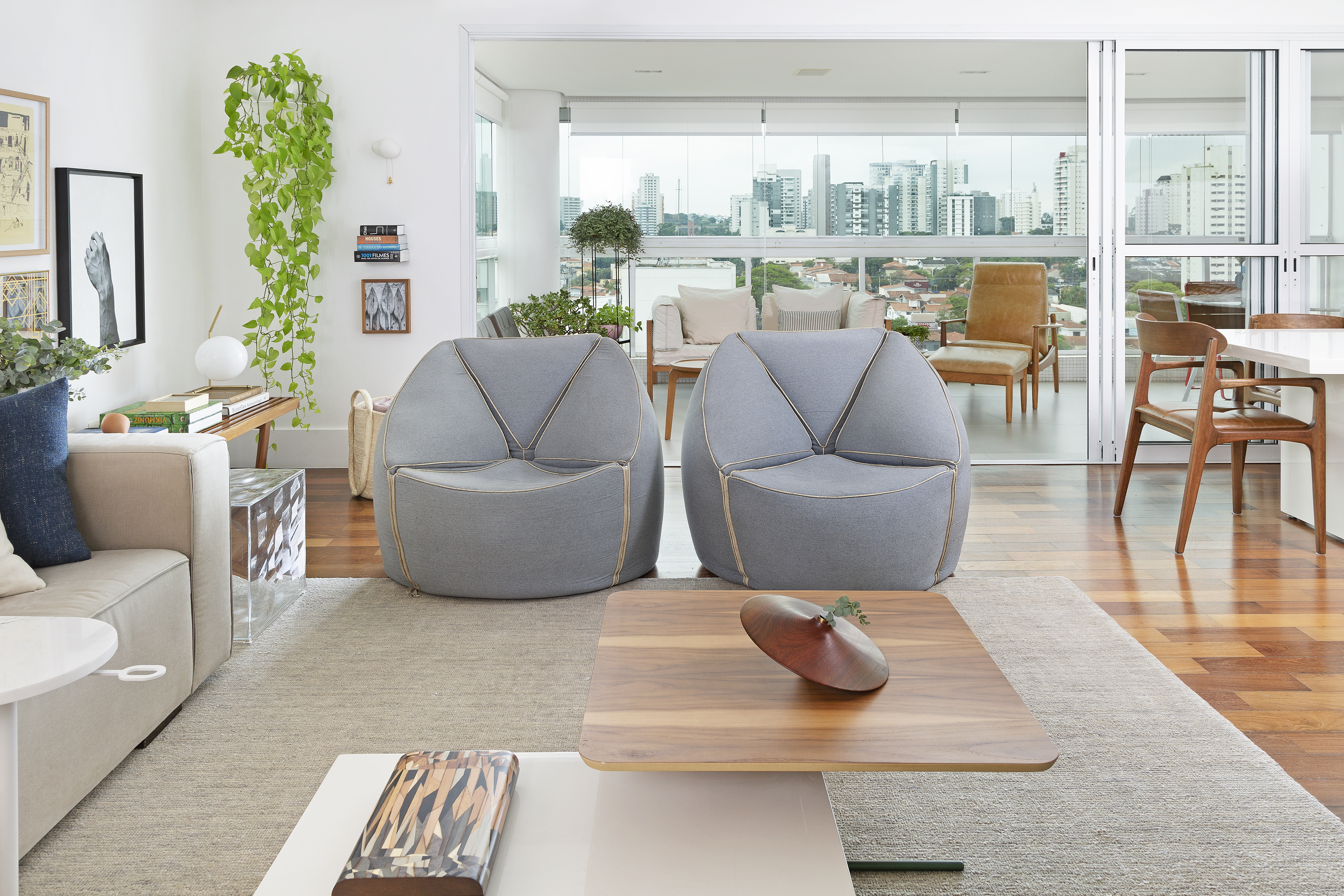 Apartamento com espaços integrados para a família conviver feliz