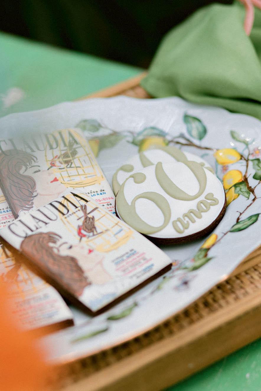 Receber Aniversário – Os biscoitinhos da Joy Biscoitos, personalizados com a capa da primeira edição de CLAUDIA Receber Aniversário - Os biscoitinhos da Joy Biscoitos, personalizados com a capa da primeira edição de CLAUDIA