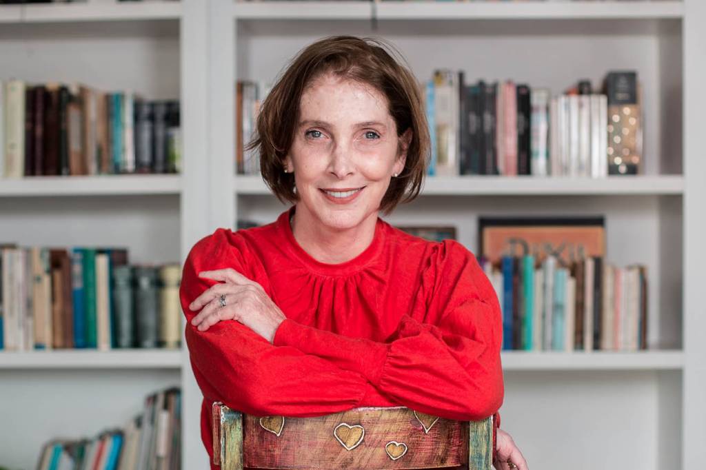 Em livro sobre 4 gerações de mulheres, Adriana Falcão se inspira em sua família