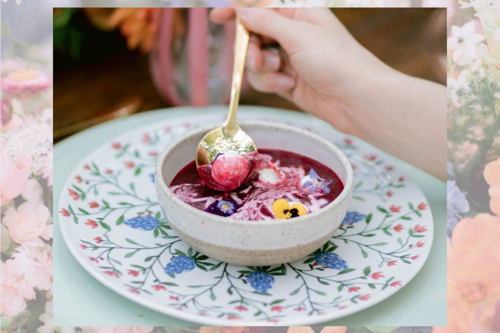 Borscht com queijo de cabra florido