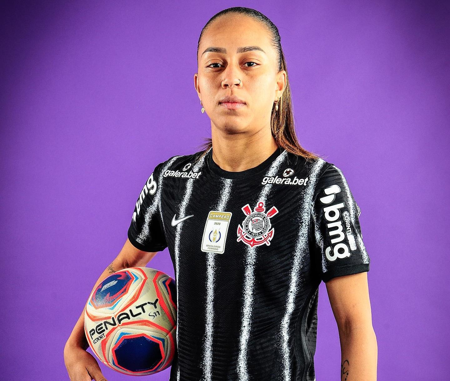 Futebol Feminino: após cinco temporadas, Adriana deixará o Corinthians