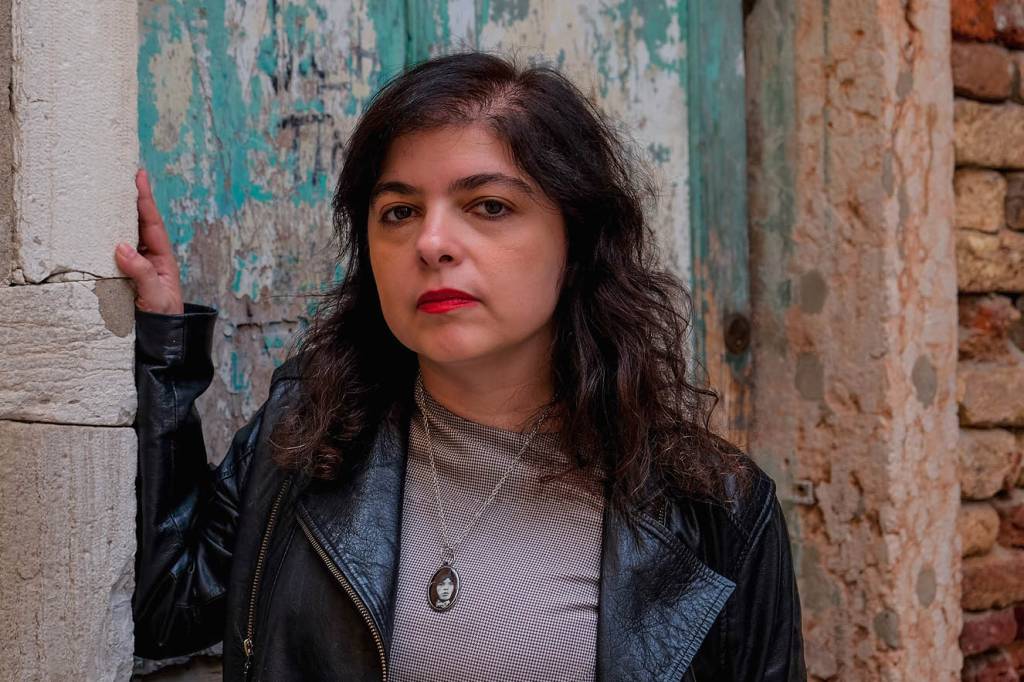 Mariana Enriquez mostra sua fórmula para criar histórias de terror viciantes