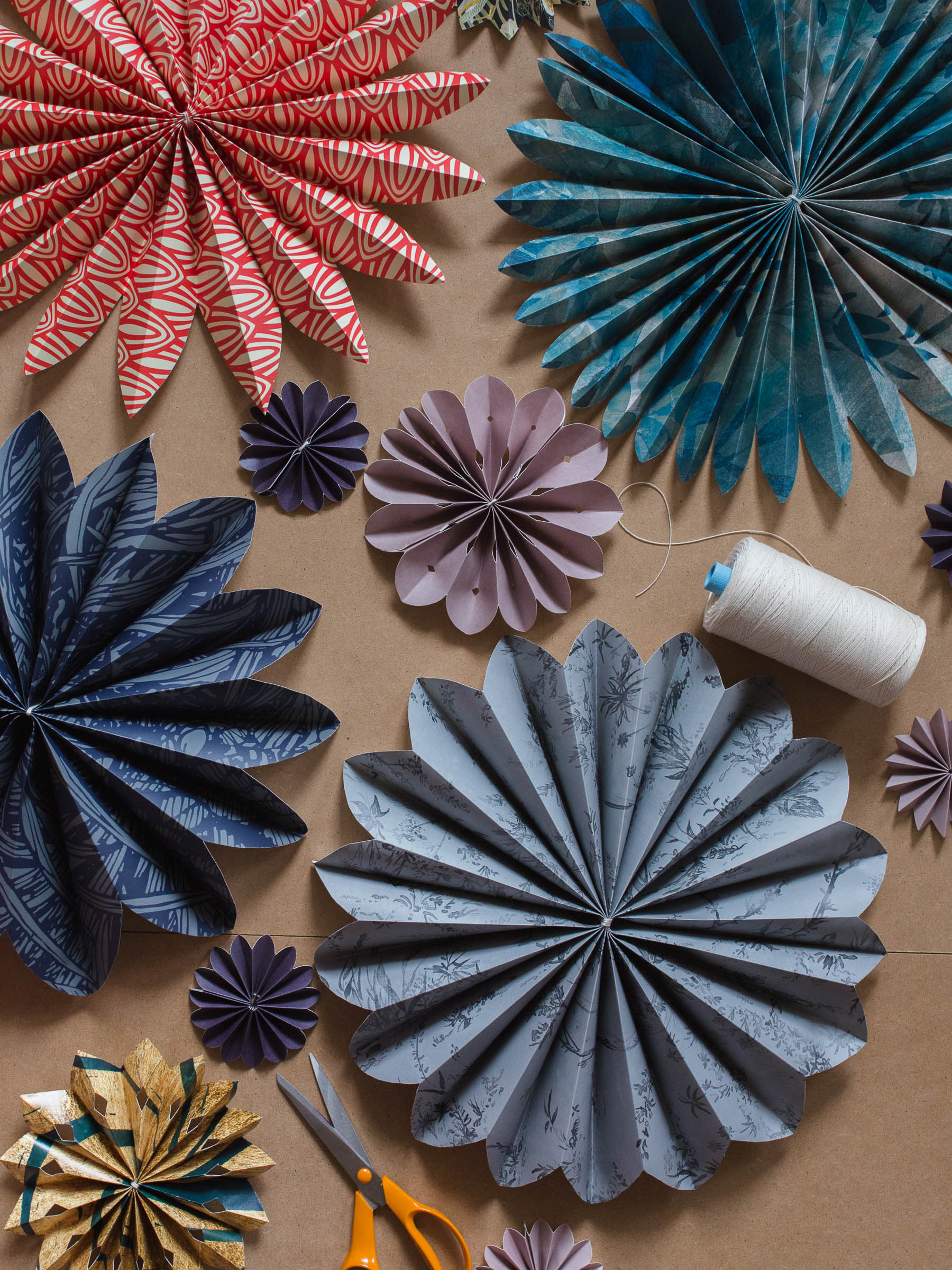 Enfeites de Natal de papel: 10 ideias lindas que você vai querer copiar | CLAUDIA Enfeites de Natal de papel: 10 ideias lindas que você vai querer copiar | CLAUDIA
