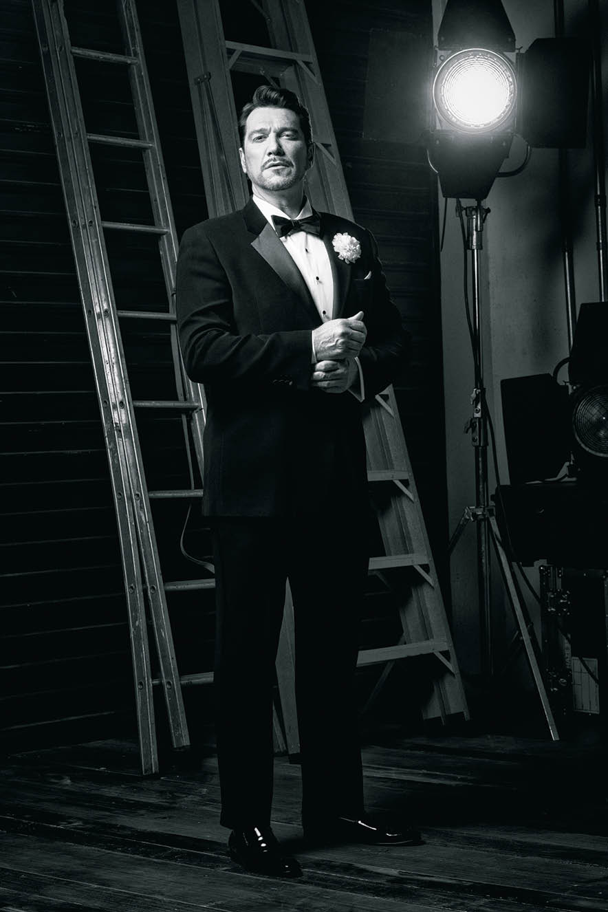 Paulo Szot, único brasileiro a ganhar um Tony Award, como o inescrupuloso Billy Flynn