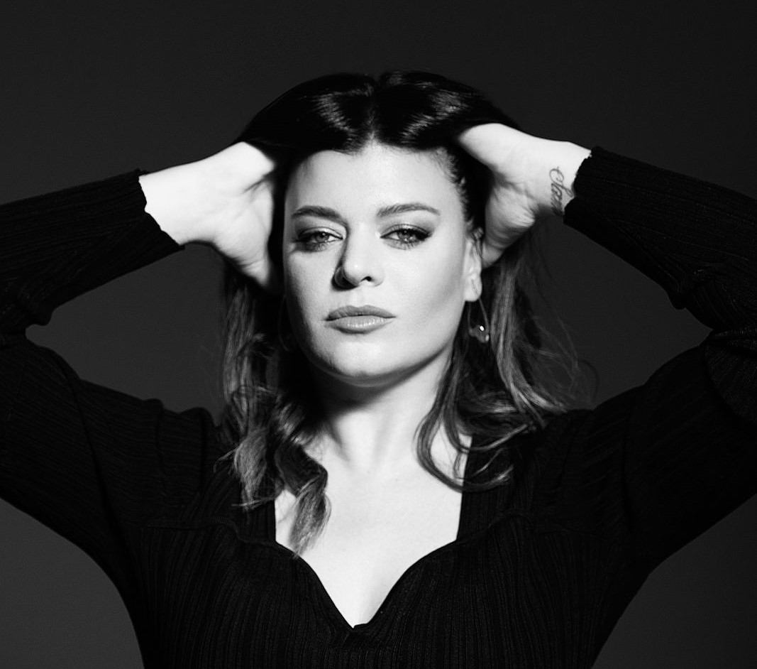 Cecilia Krull, cantora famosa por ‘La Casa de Papel’, lança novo