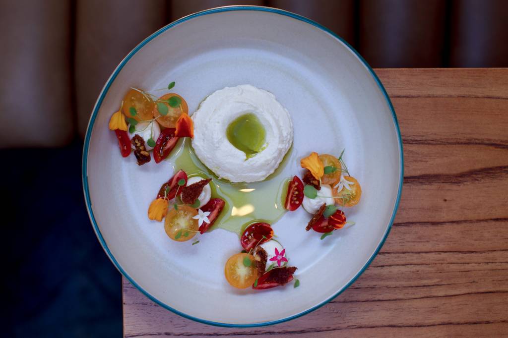 Receita de burrata, menta e pistache