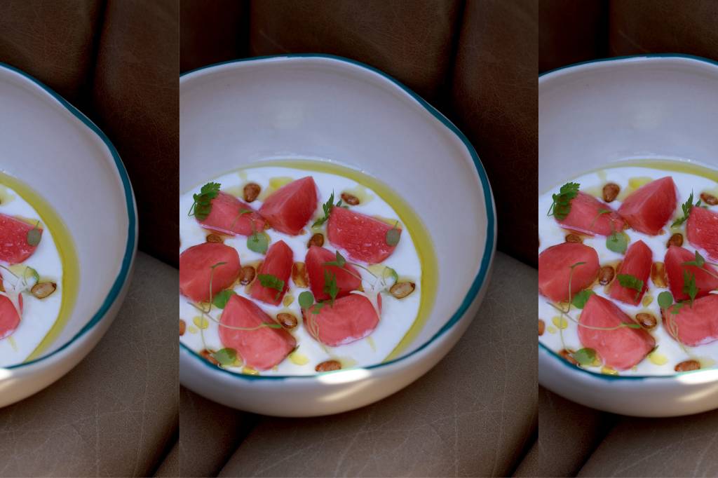 Receita de rabanete fermentado, iogurte e pinoli