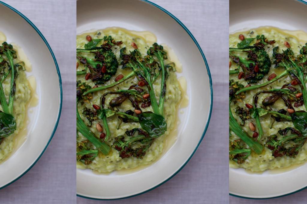 Receita de risoto de brócolis com soro de iogurte e azeite de ervas