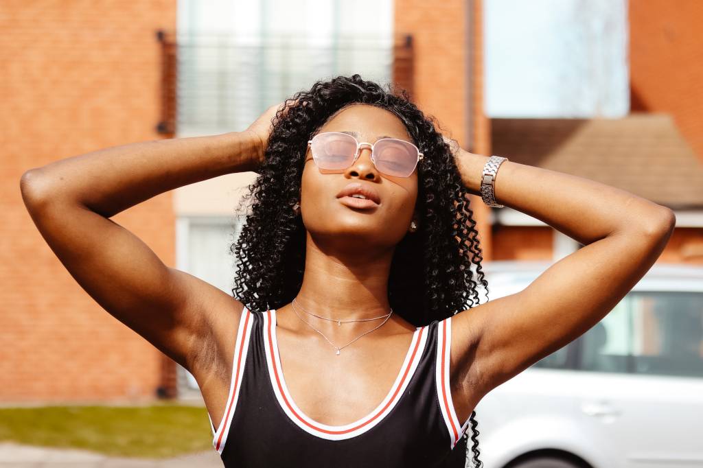daniel-adesina-Ww0ZRropF_8-unsplash cabelos crespos