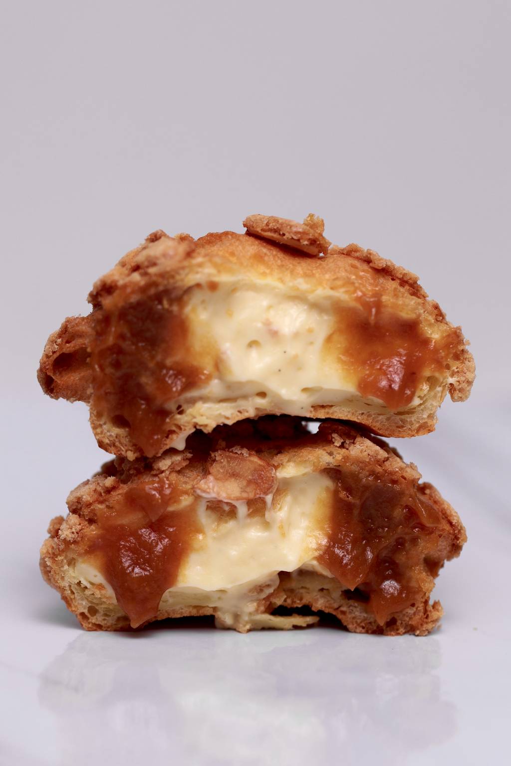 Receber yogashi – Choux cream com caramelo de missô, da chef Vivianne Wakuda Receber yogashi - Choux cream com caramelo de missô, da chef Vivianne Wakuda