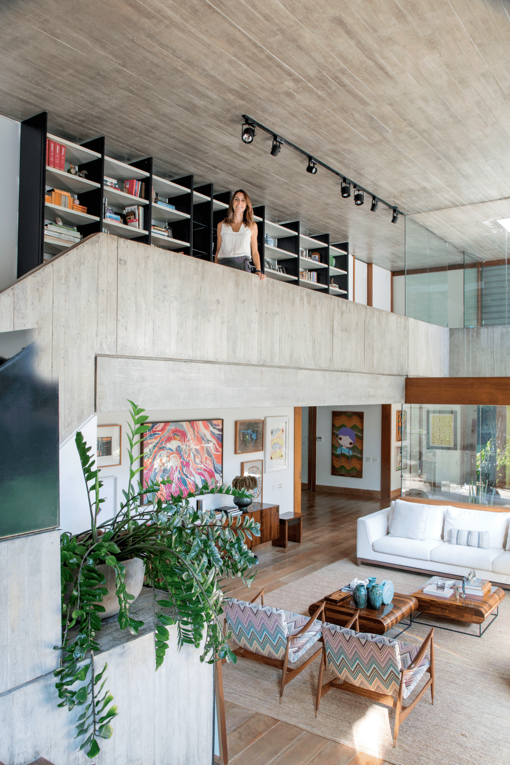 Casa paulistana com arquitetura brutalista