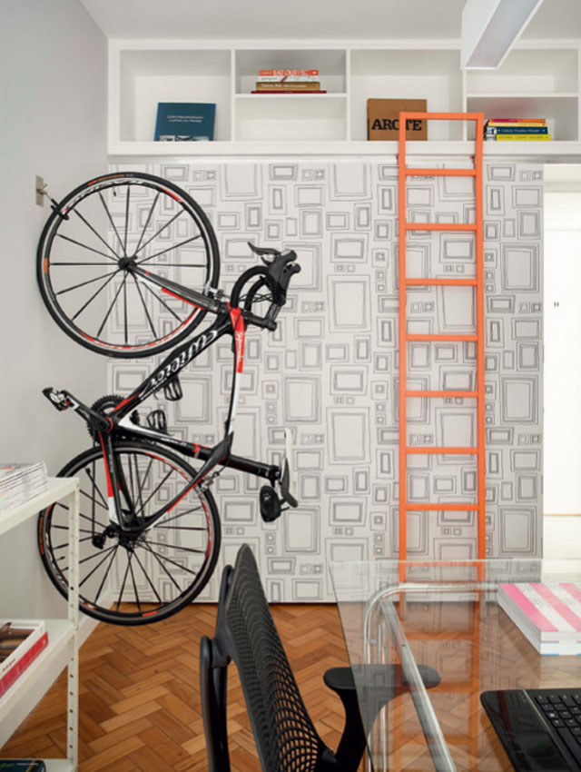 01-duas-salas-decoradas-com-bicicletas-na-parede