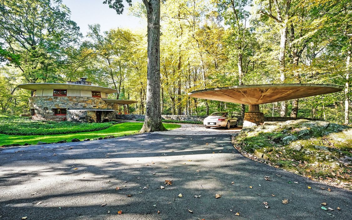 Assinada pelo arquiteto americano (1867-1959), a Sol Friedman House conta com 200 metros quadrados e custa 1,5 milhões de dólares