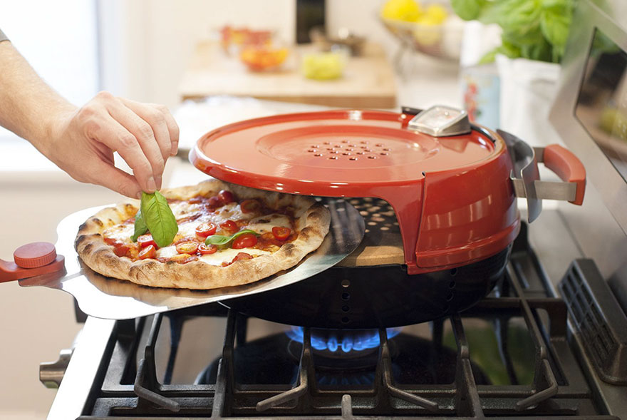 01-este-forno-portatil-deixa-que-voce-asse-pizza-em-casa-em-seis-minutos