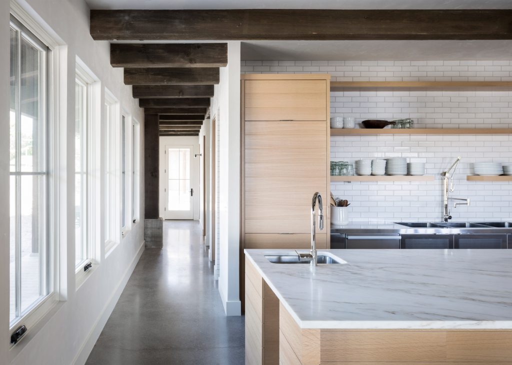 02-inspiracao-do-dia-sala-de-jantar-rustica-com-cozinha-moderna
