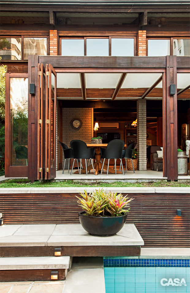 02-jardim-versatil-ambiente-pode-ser-aproveitado-no-inverno-e-no-verao